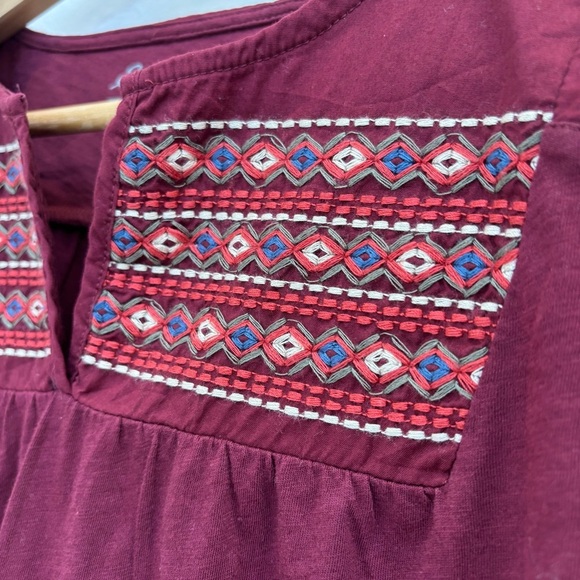 Eddie Bauer Tribal Embroidered Cotton Cap Sleeve T-shirt Boho Maroon Wine XS NEW - Picture 9 of 10